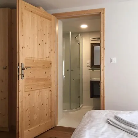 Austeria Homestay szállás Lesica